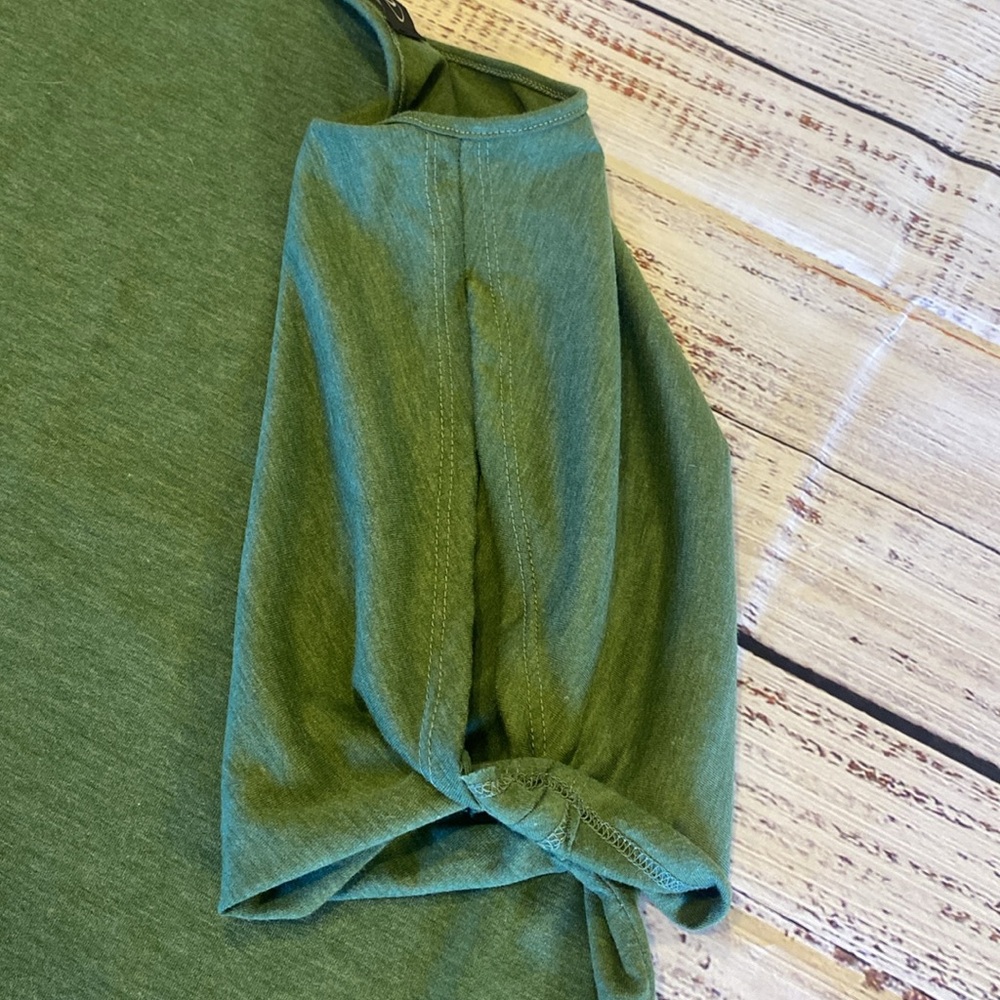 Colette Romey Cold Shoulder Knit Top size medium - Picture 7 of 7